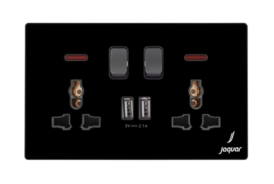 Picture of 13A Universal Switched Socket With Indicator With 2 Usb